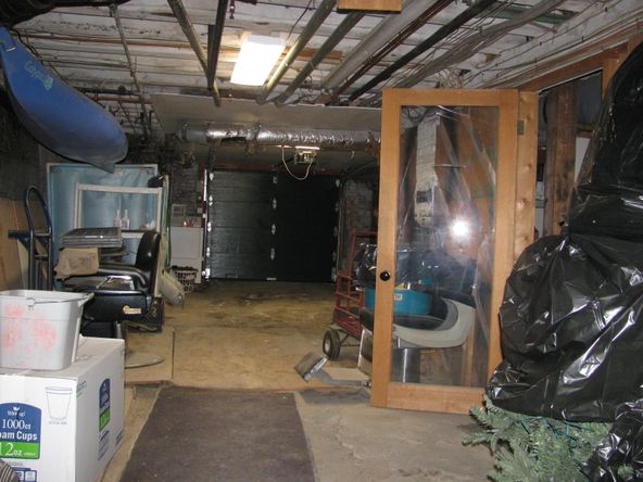 94 Main St, Auburn, ME 04210